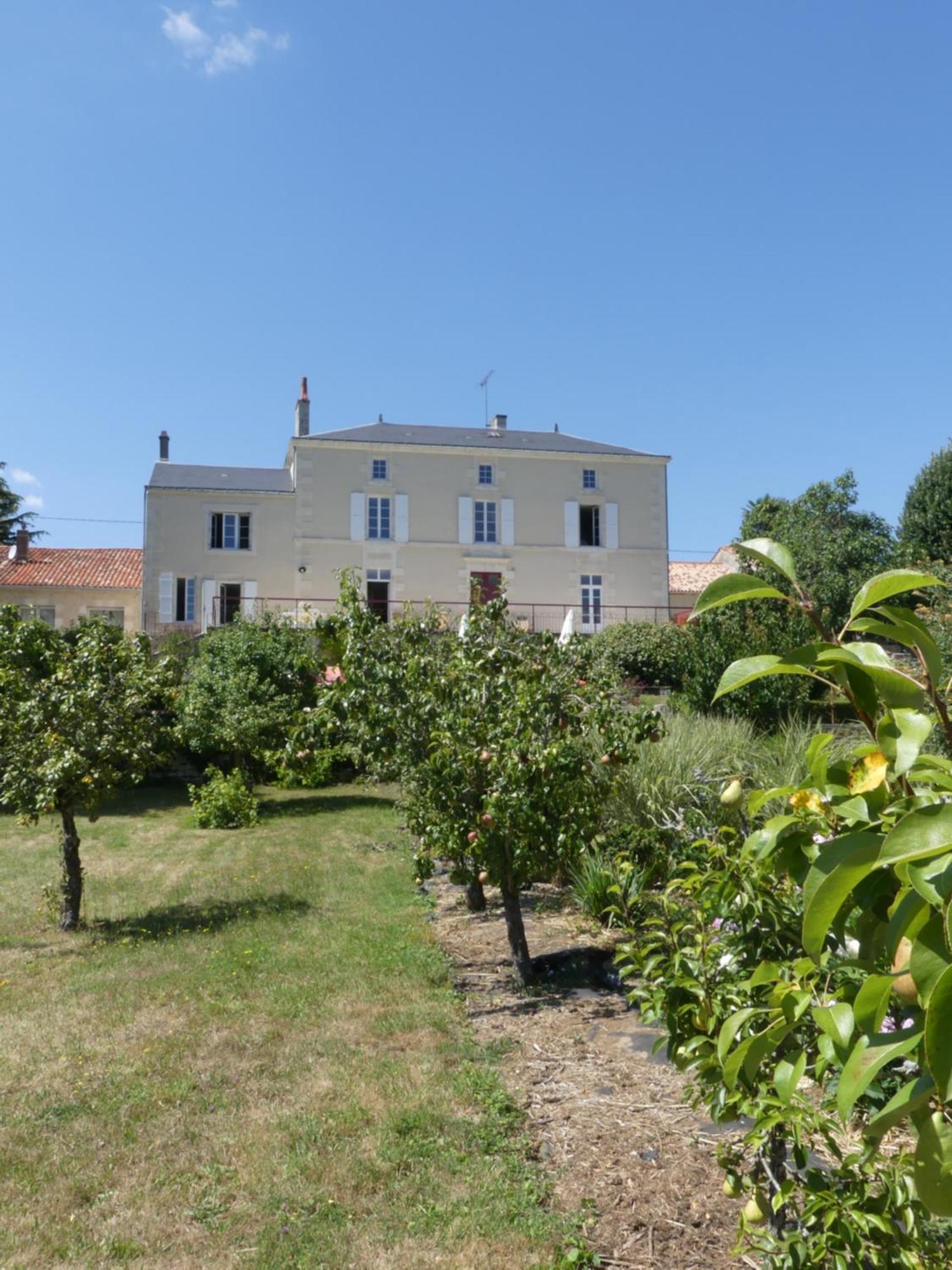 Отель Les Jardins De Xanton Экстерьер фото
